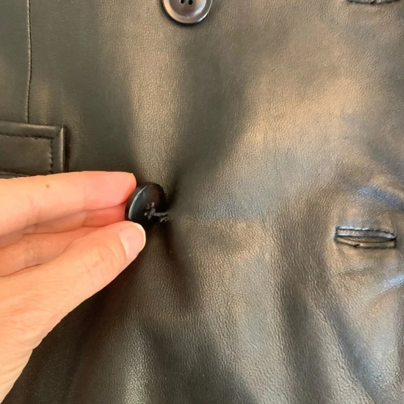 Vintage Danier black leather vest size L - Picture 8 of 13